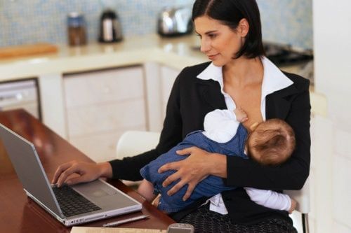 Secondo uno studio, il lavoro è risultato essere la prima causa di abbandono dell'allattamento materno