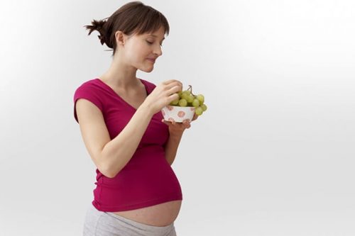 Mangiare uva in gravidanza: tutti i benefici