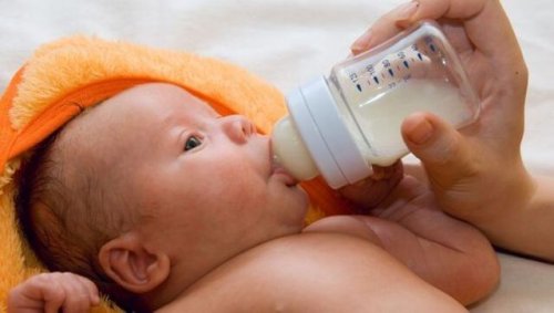 Il bambino vomita dopo mangiato: potrebbe essere stenosi del piloro