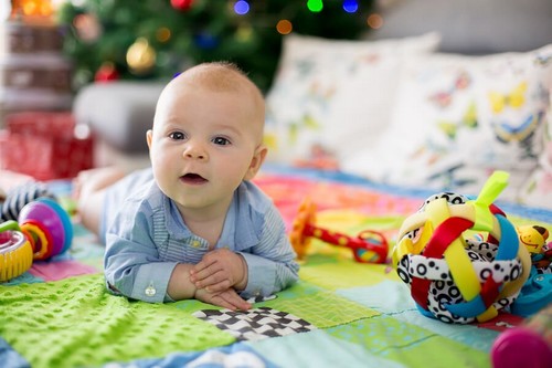 I benefici dei tappeti gioco per i neonati