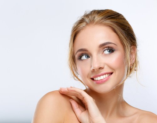 Cambiamenti del corpo dopo la gravidanza: la pelle diventa più bella.