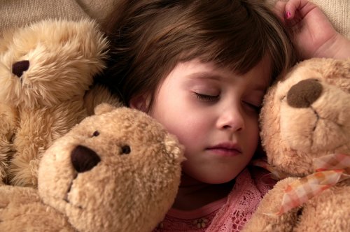 Bambina che sogna
