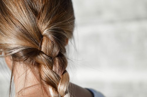 lavarsi i capelli tutti i giorni aiuta a farli mantenere la loro lucentezza naturale