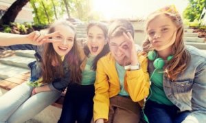 Adolescenza e popolarità: come aiutare i nostri figli?