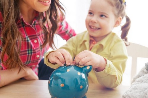 Dare valore al denaro: perché è un importante insegnarlo ai bambini?