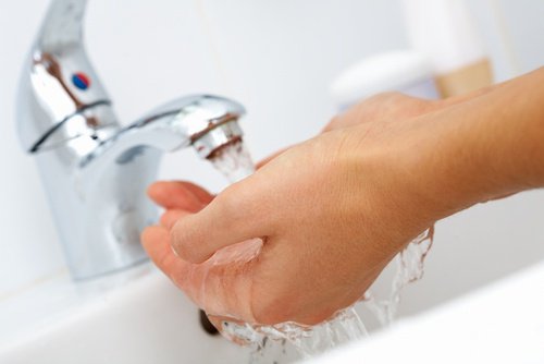 Lavarsi spesso le mani