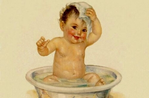 Il primo bagnetto di un neonato