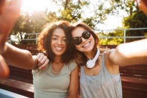 Sindrome FOMO negli adolescenti: la paura di essere tagliati fuori
