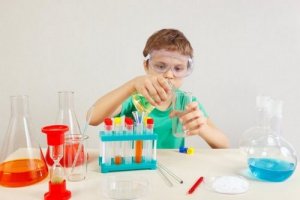 4 esperimenti per bambini per imparare la scienza