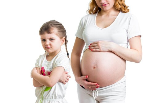 non è sempre facile evitare la gelosia quando arriva un fratellino