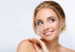 Consigli per madri stanche: bellissime con il make up rapido