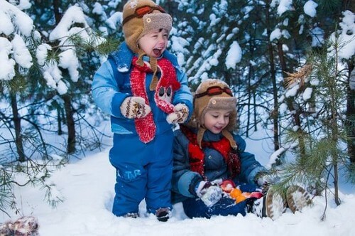 10 giochi con la neve da condividere in famiglia