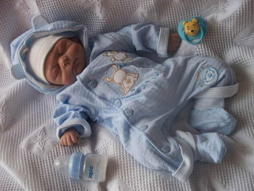 Quando il neonato ha freddo mettetegli un pigiamino