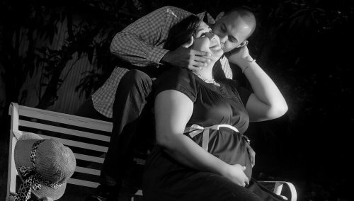 Padre bacia madre incinta
