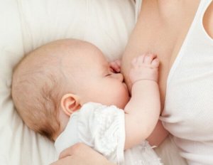 Cos'è il latte di transizione? Informazioni e consigli