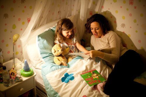 Far addormentare i bambini con frasi positive
