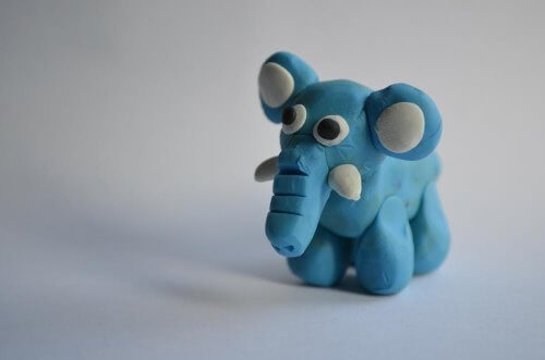 Elefante di plastilina