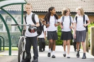 Vantaggi e svantaggi dell'uniforme scolastica