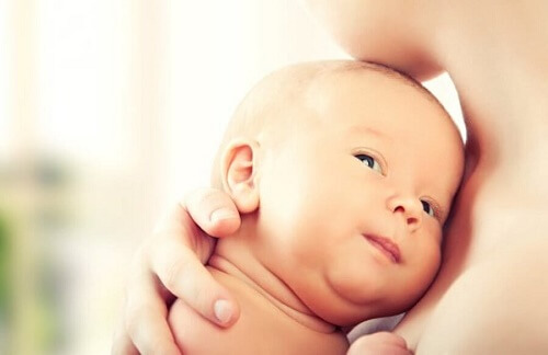 Ecco a che ora nascono i bambini