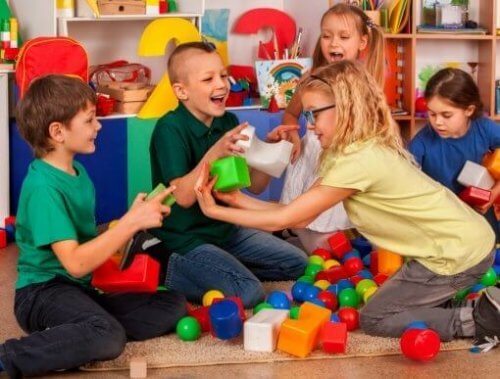 Tecniche per insegnare ai bambini le abilità sociali