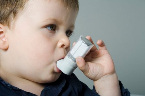 inalatore per difendersi dalle crisi d'asma
