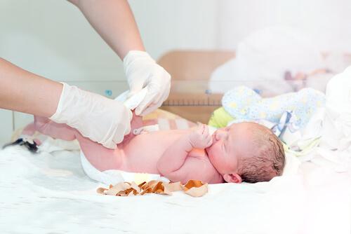 igienizzare cordone ombelicale neonato