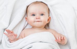 Cos'è la sindrome della testa piatta e perché si verifica?