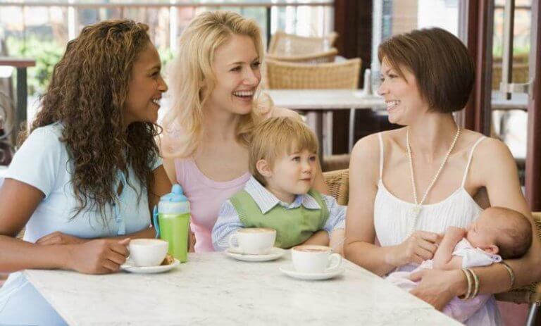 Colazione con le amiche mamme