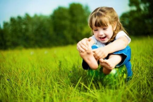 prendersi cura dei piedi dei bambini