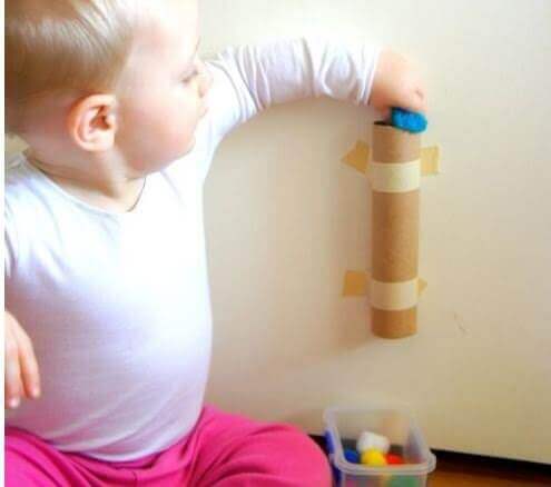 Una delle migliori idee per divertirvi con vostro figlio è creare oggetti con materiale da riciclo.
