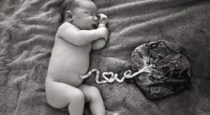 Latte materno per la cura del cordone ombelicale