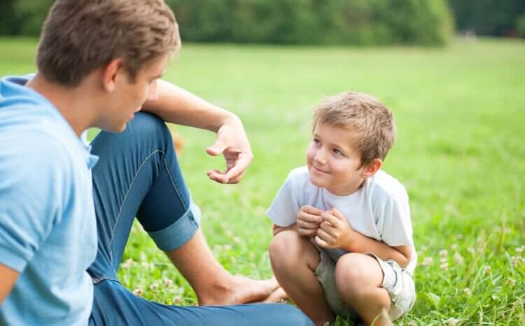 Quando parlate con vostro figlio guardatelo negli occhi