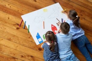 8 modi per stimolare la creatività dei bambini attraverso il disegno