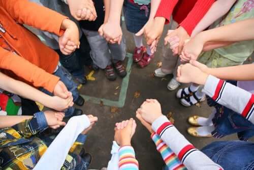 Come sviluppare la socializzazione nell'infanzia