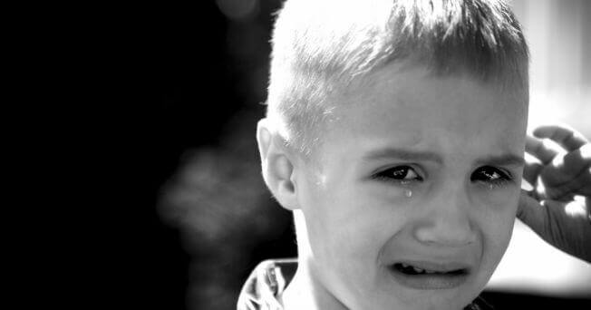 bambino che piange per l'ansia