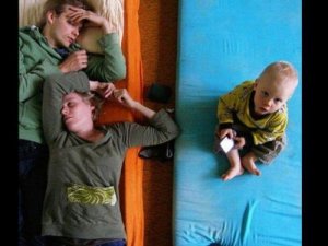 I neogenitori non lottano per dormire di più, ma per riuscire a dormire