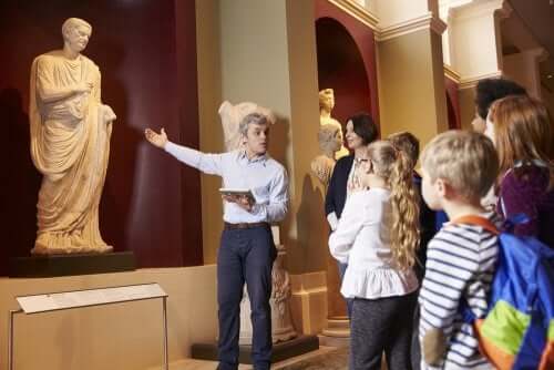 Bimbi in gita al museo