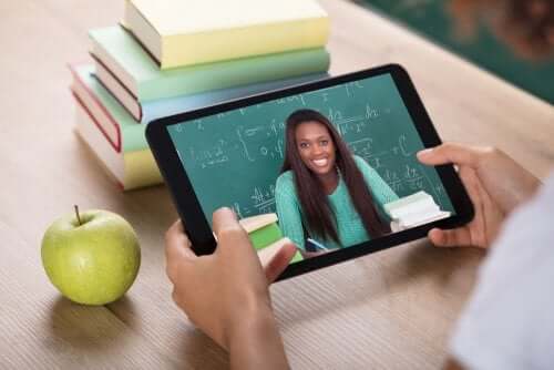 istruzione virtuale e contatto umano