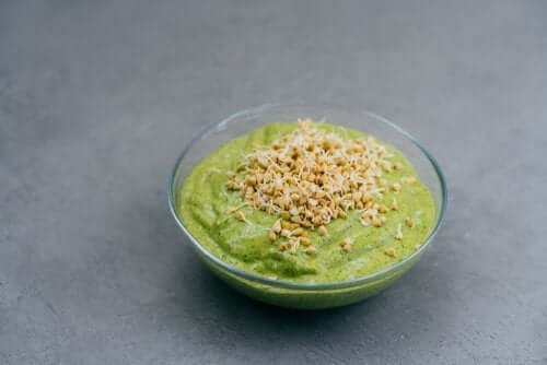 potage di verdure con germogli real fooding