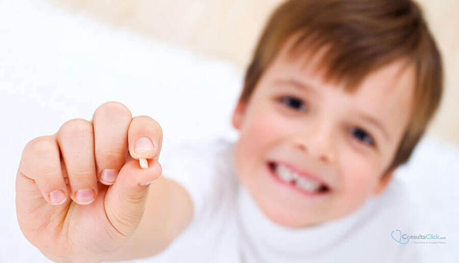 insegnare ai figli a lavarsi i denti