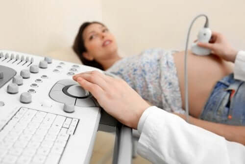 l'ecografia è un esame prenatale alternativo al test del DNA fetale
