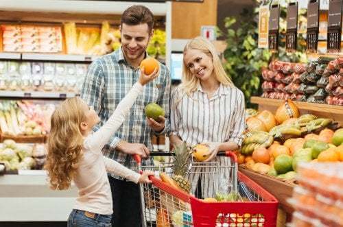 Famiglia al supermercato