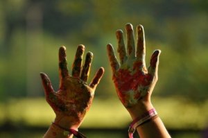 10 curiosità sui bambini mancini