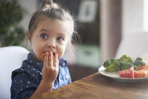 Come educare i figli ad avere un’alimentazione corretta