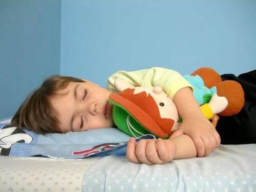 Bambino che dorme