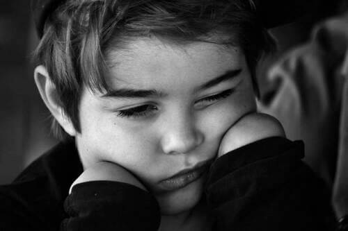 Bambino vittima di abuso