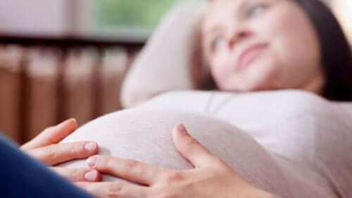 La scienza spiega la perdita di materia grigia durante la gravidanza