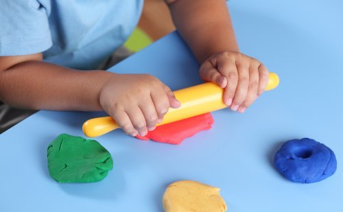 Attività per stimolare il tatto dei bambini