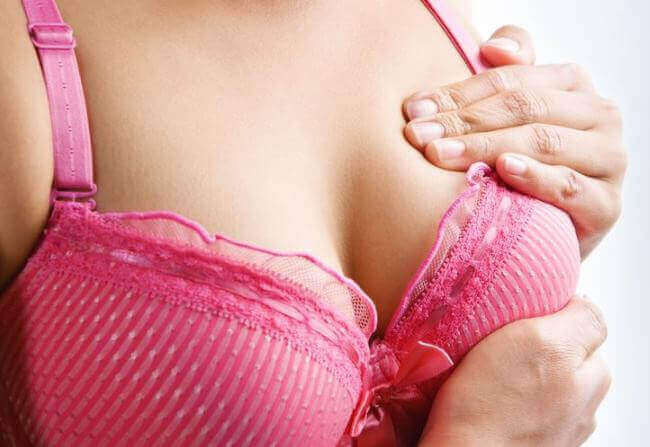 Dolore ai capezzoli tra le difficoltà dello allattamento