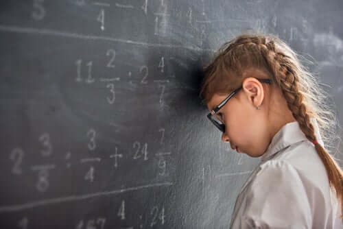 secondo numerosi psicologi, il fallimento scolastico presenta una scarsa relazione con l'intelligenza